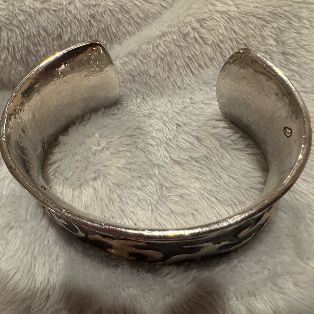 Cuff bracelet - Picture 2 of 3